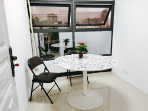 有陽光、棕櫚，但這里不是海灘